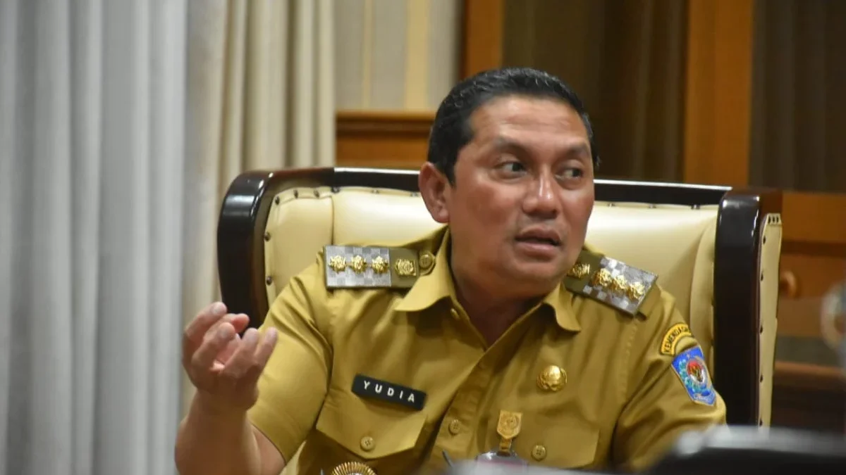 BERDISKUSI: Pj Bupati Sumedang Yudia Ramli sumringah dengan datangnya tim dari Kemendes PDTT.