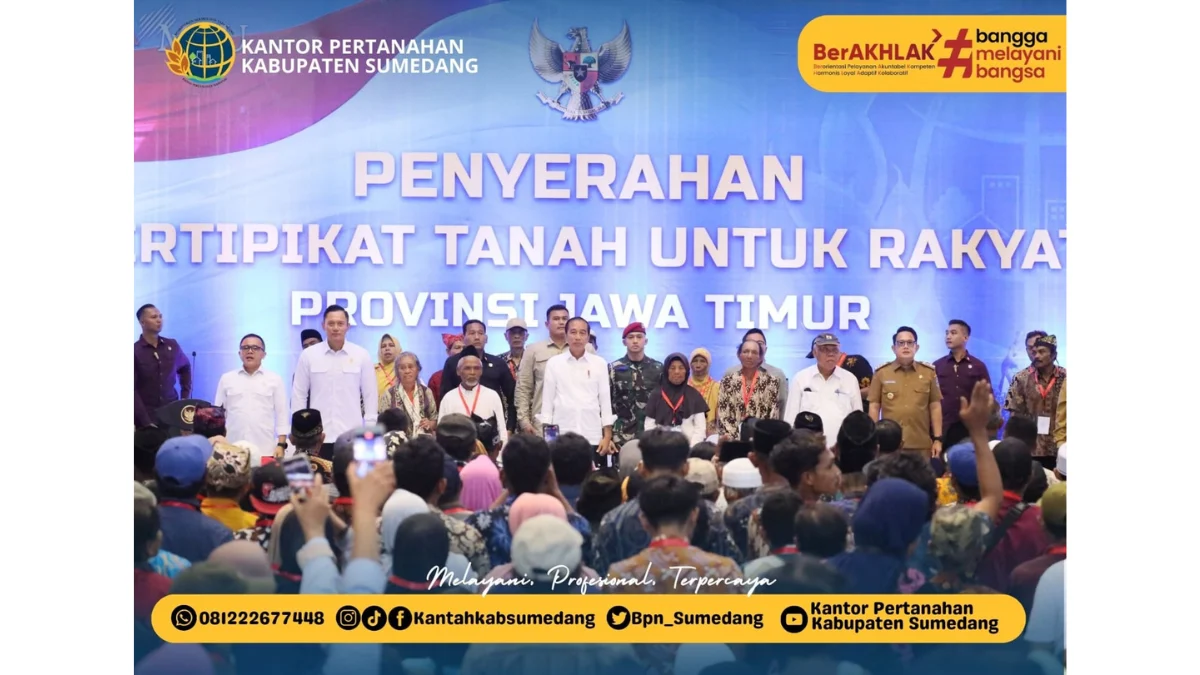 Menteri AHY Dampingi Presiden Joko Widodo Serahkan 10.323 Sertipikat Tanah untuk Masyarakat Banyuwangi