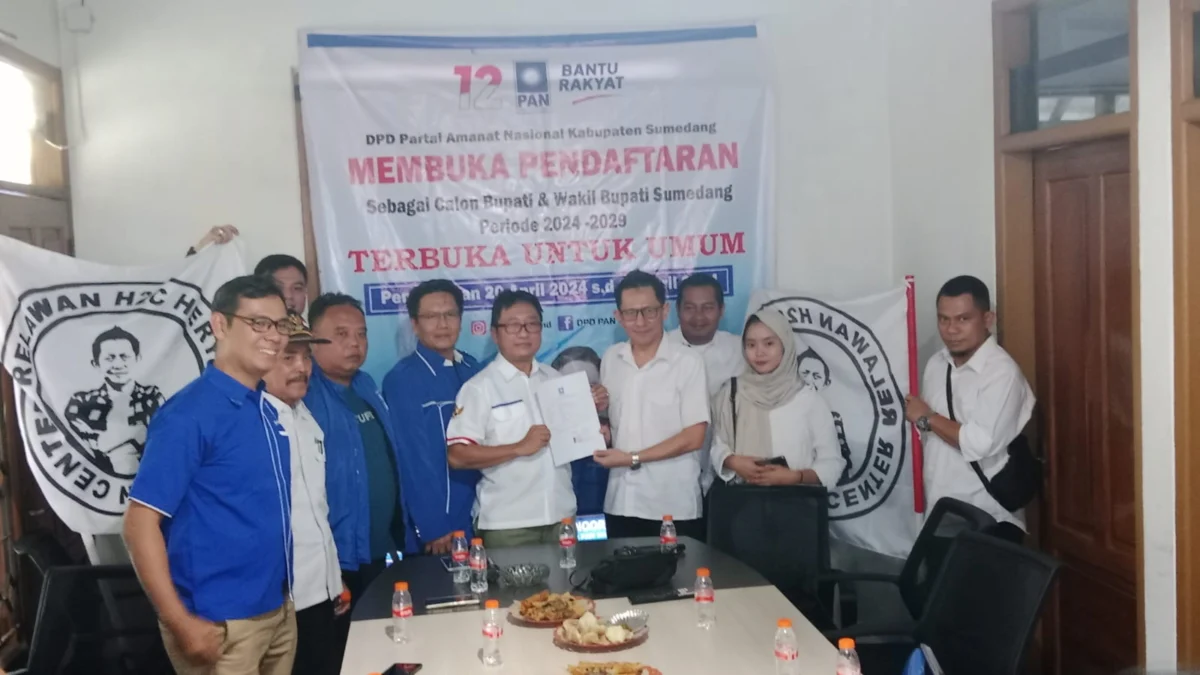 Dr. H. Hery, H., SH.,M.Kn bersama jajaran DPD PAN Sumedang (ist)