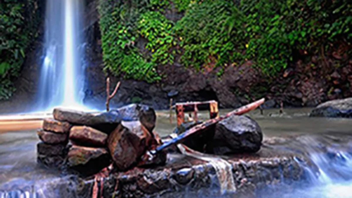 Air Terjun Curug Sidomba Kuningan