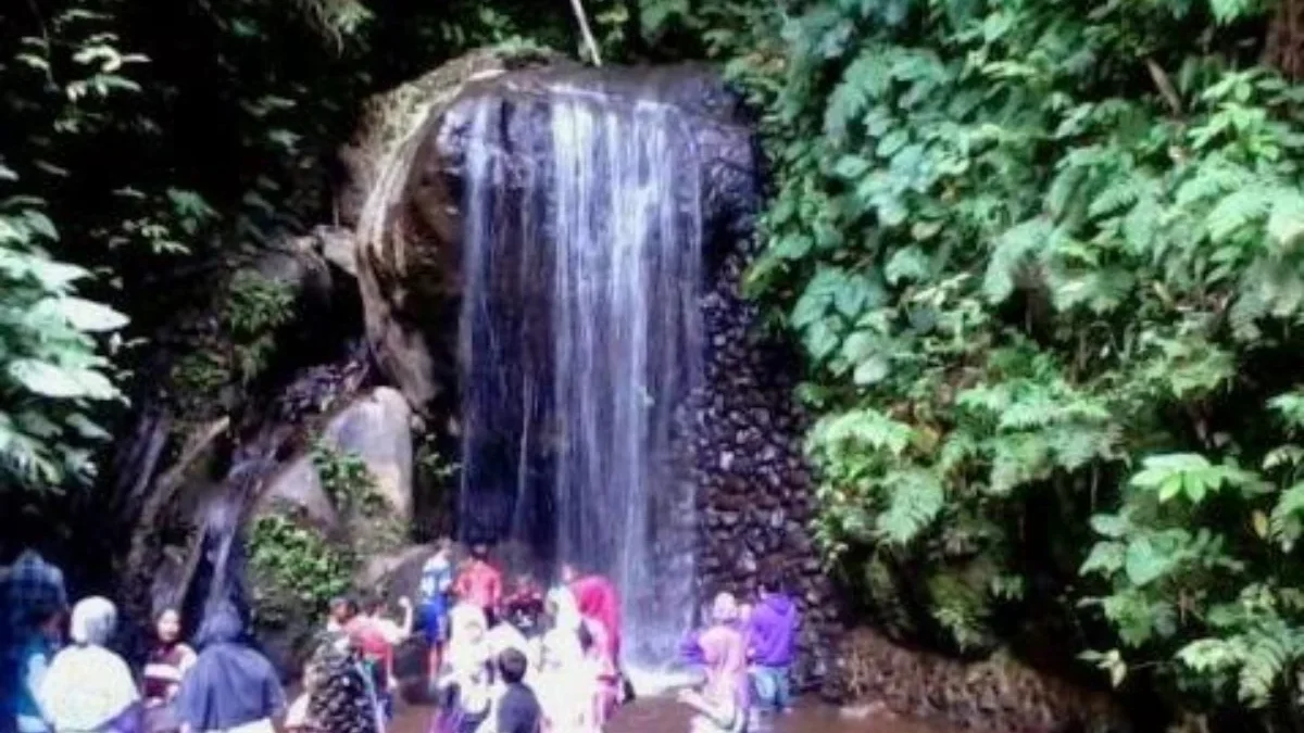 Objek Wisata Curug Sidomba Kuningan