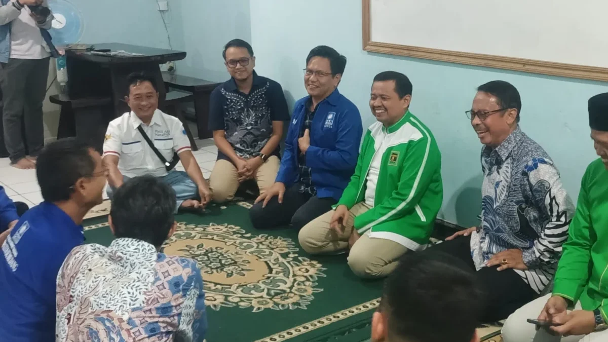 SILATURAHMI: Bakal Calon Bupati Sumedang dari PPP, Dony Ahmad Munir saat bersilaturahmi dengan pengurus DPD PA