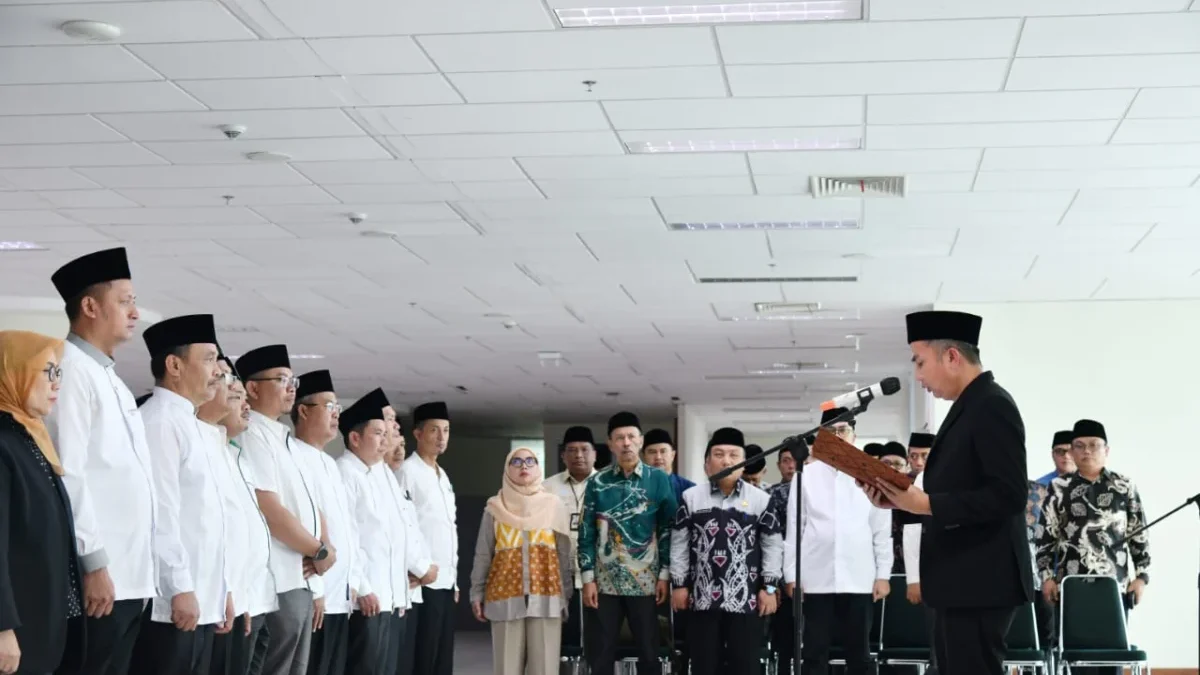 Penjabat Gubernur Jabar Bey Machmudin mengukuhkan Pengurus Badan Penasihatan Pembinaan dan Pelestarian