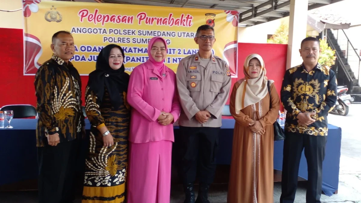 BERSAMA: Poto bersama Kapolsek Sumedang Utara, Kompol Awan Rizal S.A.B,, dan para Purnabakti seusai kegiatan a