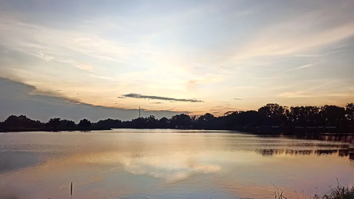 Objek Wisata Danau Cibeureum, Bekasi, Jawa Barat