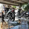 Langkah mencuci motor yang benar bisa dilakukan di rumah