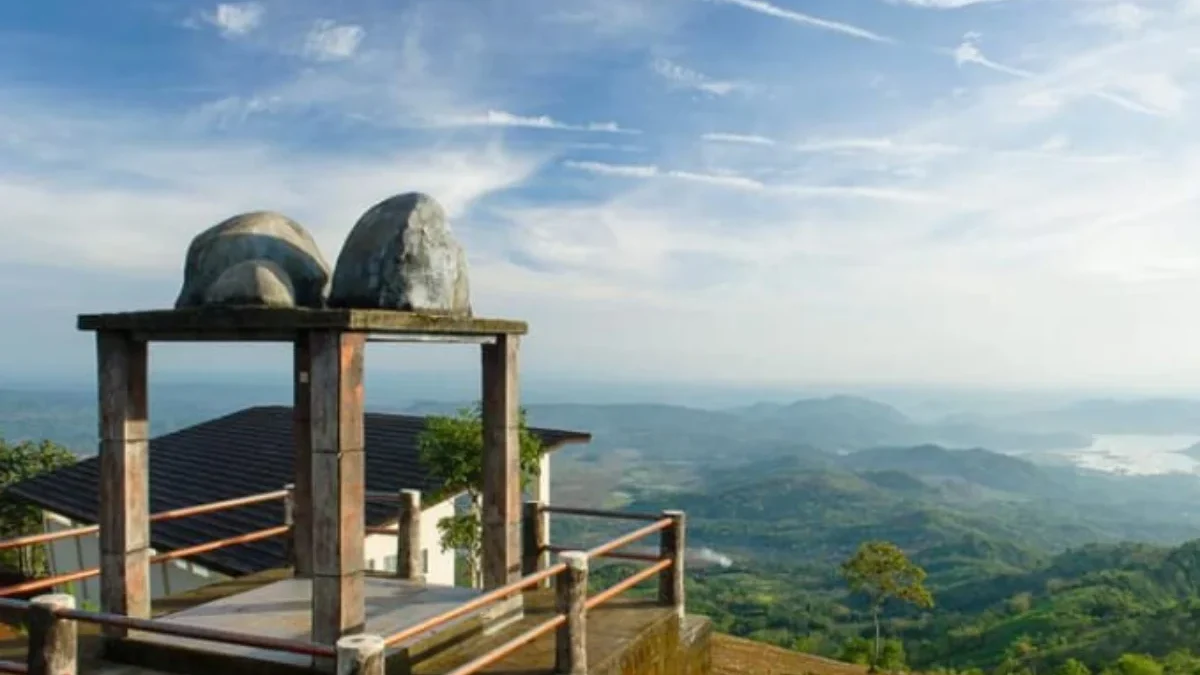 SEPI: Objek Wisata Batudua, Gunung Lingga di Desa Cimarga Kecamatan Cisitu.