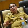 MENJELASKAN: Pj Bupati Sumedang Yudia Ramli meminta kepada para Kepala Perangkat Daerah agar berperan sebagai