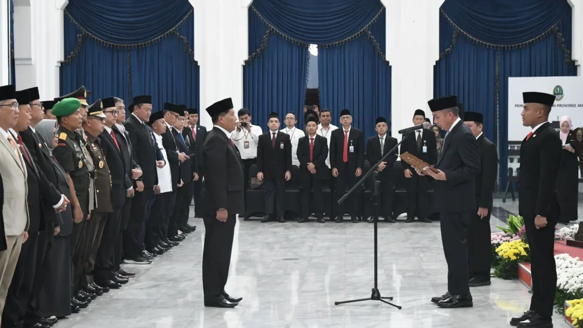 Bey Machmudin Kukuhkan Adi Gemawan sebagai Kepala Perwakilan BPKP Jabar