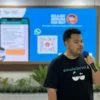 Savero Karamiveta Dwipayana (ICT Watch) menyampaikan materi mengenai literasi digital dan hoaks.