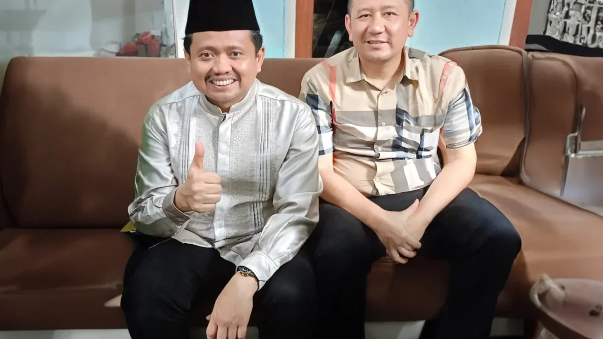 BERSAMA: Denden Imadudin Soleh menjadi pusat perhatian publik calon potensial pendamping Dony Ahmad Munir dala