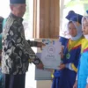 WISUDA: FKPQ Sumedang menggelar Haflah Musyahadah Wisuda Santriwan-Santriwati di Pendopo PPS, Kamis (23/5).