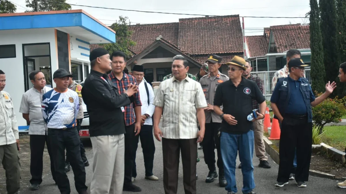 TERIMA HIBAH: Pj Bupati Sumedang Yudia Ramli saat berkunjung ke lahan eks BRIN di Pamulihan, baru-baru ini.