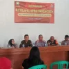 SOSIALISASI: Kepala Bidang Permukiman Dinas Perkimtan Sumedang saat melakukan kunjungan program Rutilahu di Ke