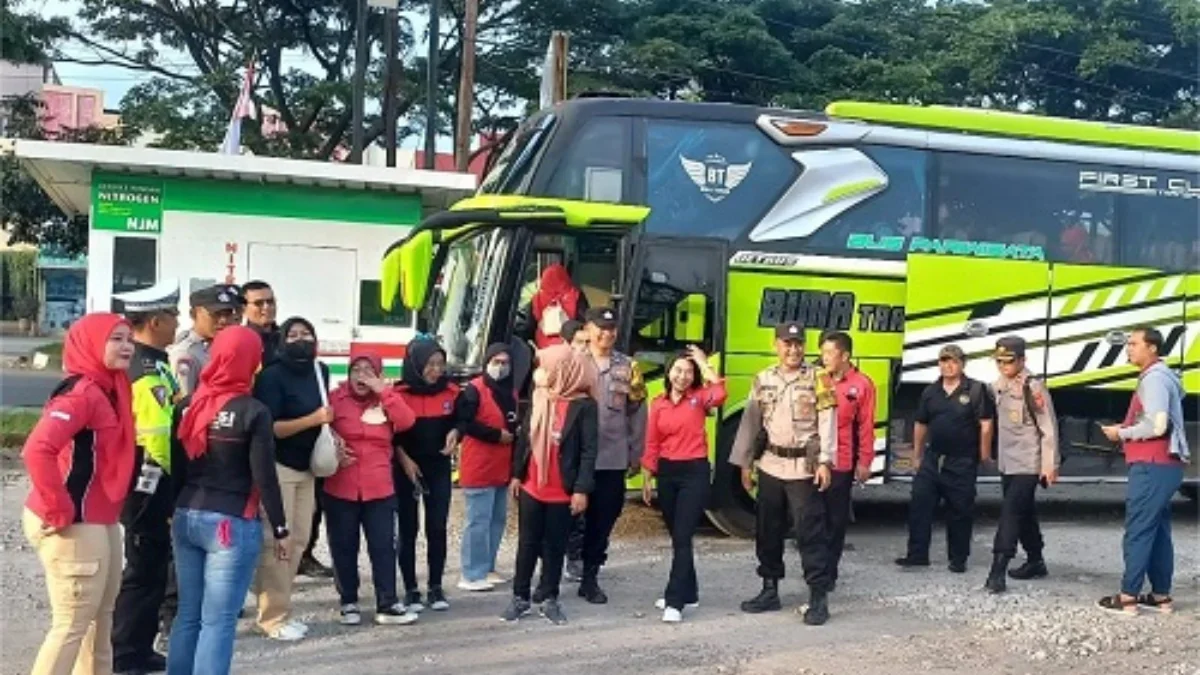 Ratusan Buruh Sumedang Turun ke Jakarta Peringati May Day