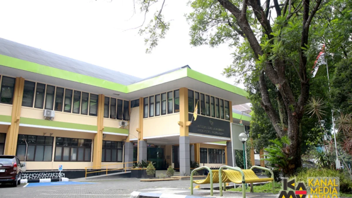 Gedung Dekanat Fakultas Ilmu Komunikasi Unpad.