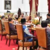 Jokowi saat rapat bersama pimpinan MPR RI--BPMI Setpres