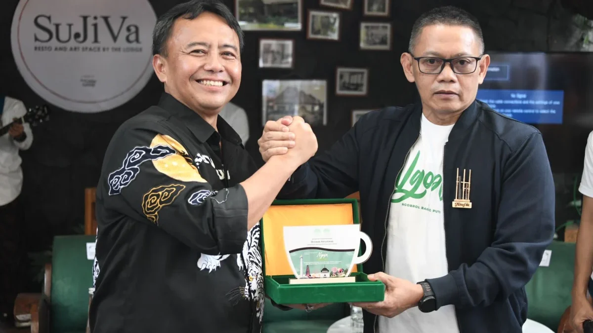 Sekda Jabar Herman Suryatman memberikan arahan dalam acara Ngobrol Bareng Perhimpunan Usaha Taman Rekreasi Ind