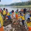 Penanganan Sampah di Jembatan Sapan Batujajar Ditargetkan Tuntas Tujuh Hari