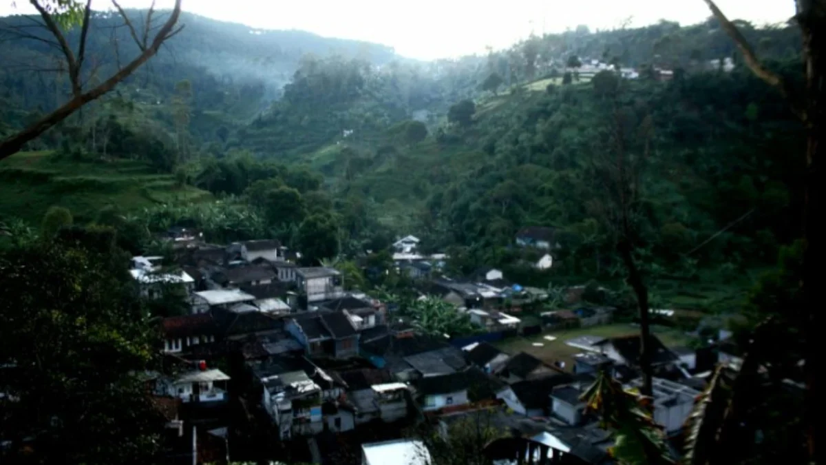 Perbaikan Rumah di Kampung Ampera Jayagiri Menghadapi Tantangan