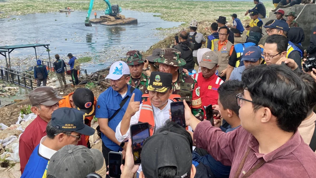 Sekda Herman Suryatman: Pembersihan Sampah di Kawasan Jembatan BBS Batujajar Terus Dilanjutkan