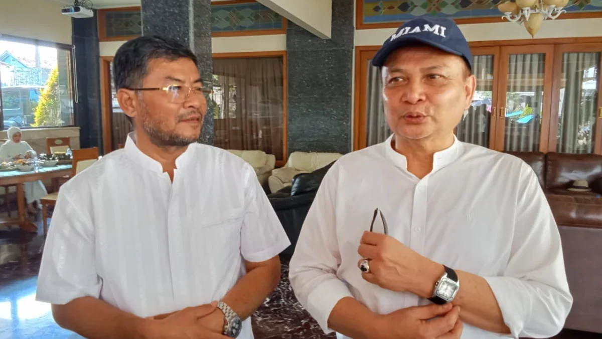 BINCANG: Dubes RI untuk Kolombia saat berkunjung ke kediaman H. Umuh Muchtar di Tanjungsari, baru-baru ini.