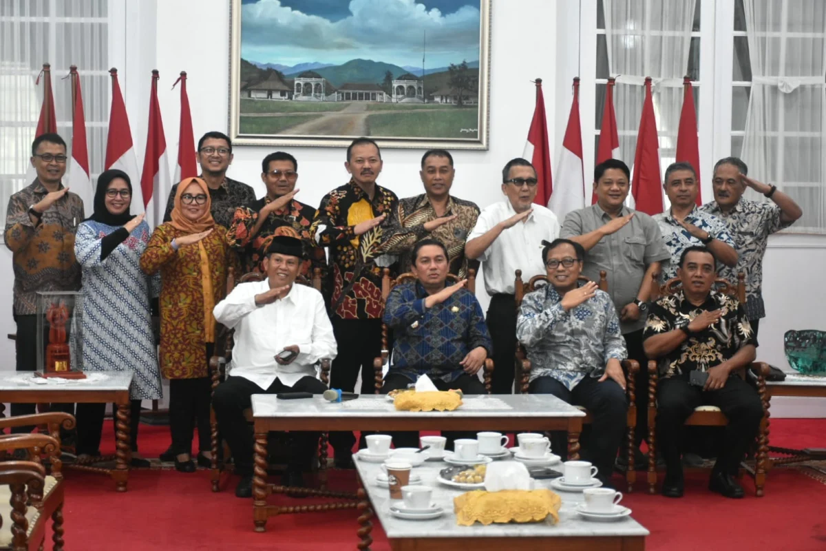 PDAM Tirta Medal Pelayan Publik Dan Pendukung Program Pemda Kabupaten ...