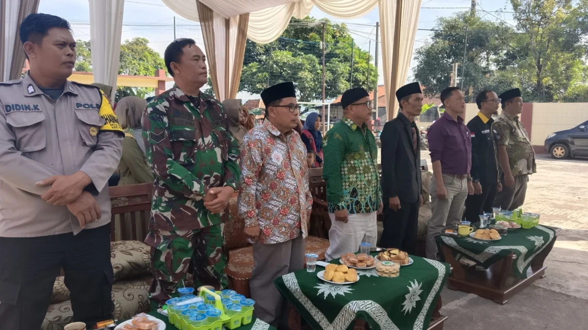 KHIDMAT: Suasana perpisahan siswa kelas IX MTs Muhammadiyah Sukadana, baru-baru ini.