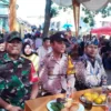 HADIRI: Bhabinkamtibmas Unit Polsek Sumedang Utara, Bripka Agung Novyanaputra SH., saat menghadiri kegiatan ac