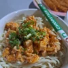 Kamu Belum Sah ke Bandung Kalau Belum Mencoba 7 Hidden Gems Kuliner Ini!