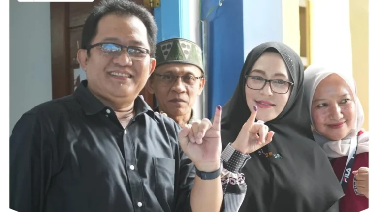 Bupati Tasikmalaya H Ade Sugianto dan istri Hj Ai Diantani