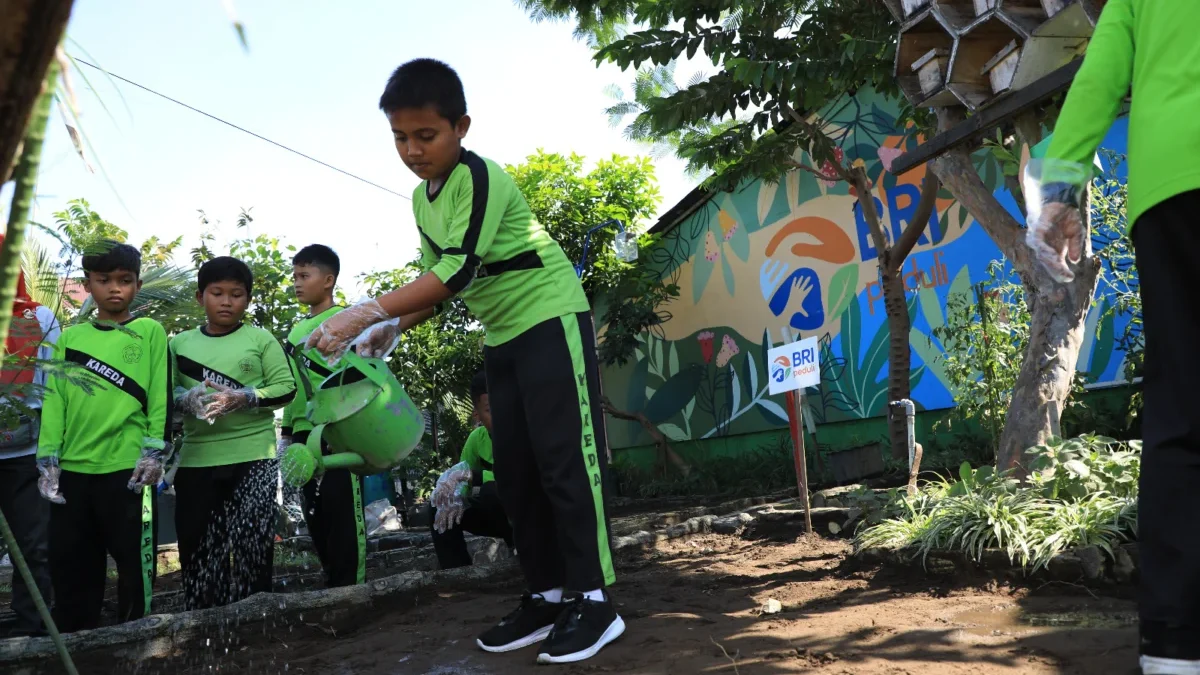 Peringati Hari Anak Nasional, Ini Cara Unik BRI Ajak Anak SD Belajar Tanam Hidroponik