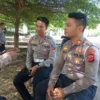 DIWAWANCARA: Kasatlantas Polres Sumedang AKP Rizky Pratama Aulia (kanan) saat memberikan penjelasan mengenai l