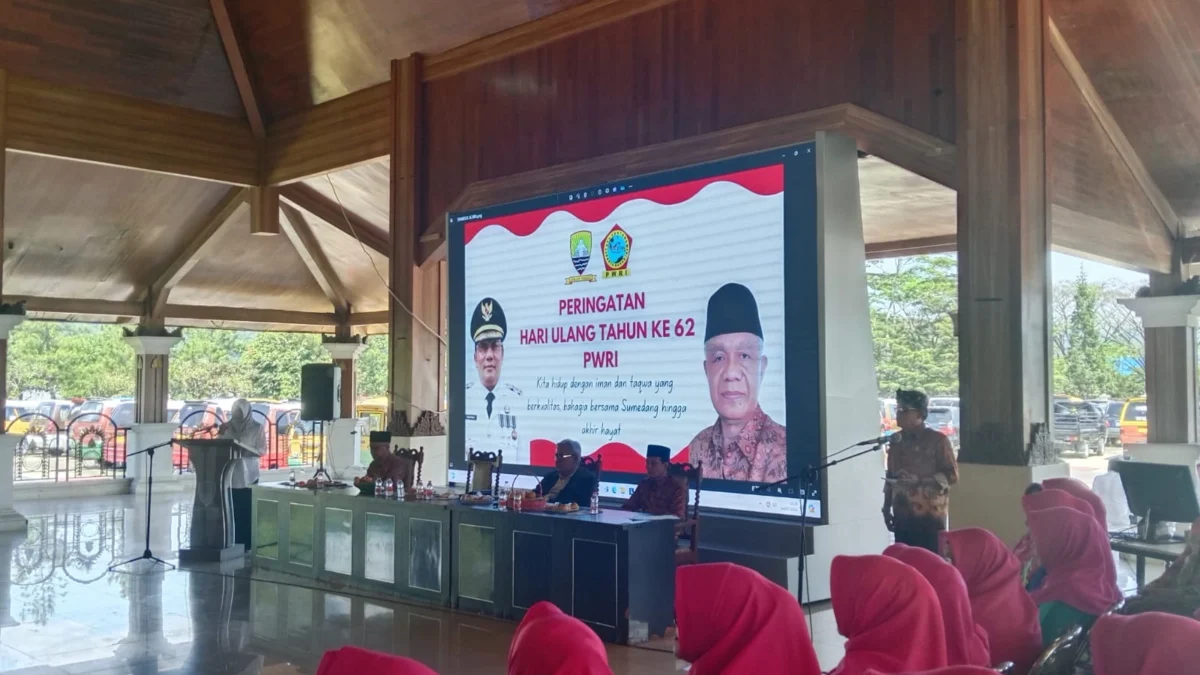 GELAR: Persatuan Wredatama Republik Indonesia (PWRI) menggelar acara HUT ke-62 di PPS, Rabu (24/7).