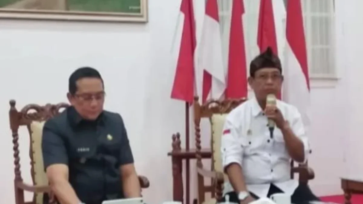 BERDISKUSI: Ketua FK-BPD Kabupaten Sumedang, Asep Suryana saat melakukan audensi dengan Pj Bupati Sumedang, Yu