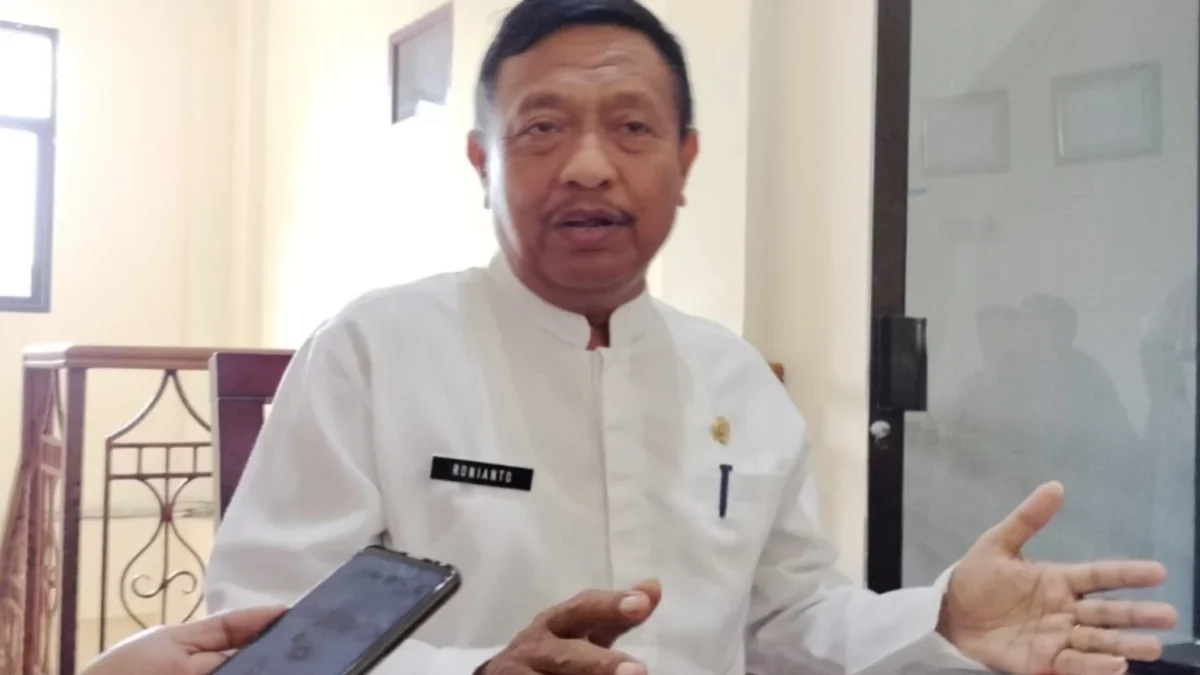 Kepala Dinas Pendidikan Kabupaten Cirebon, H Ronianto