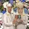 Kebahagiaan komika dustin menikah dengan tiffani