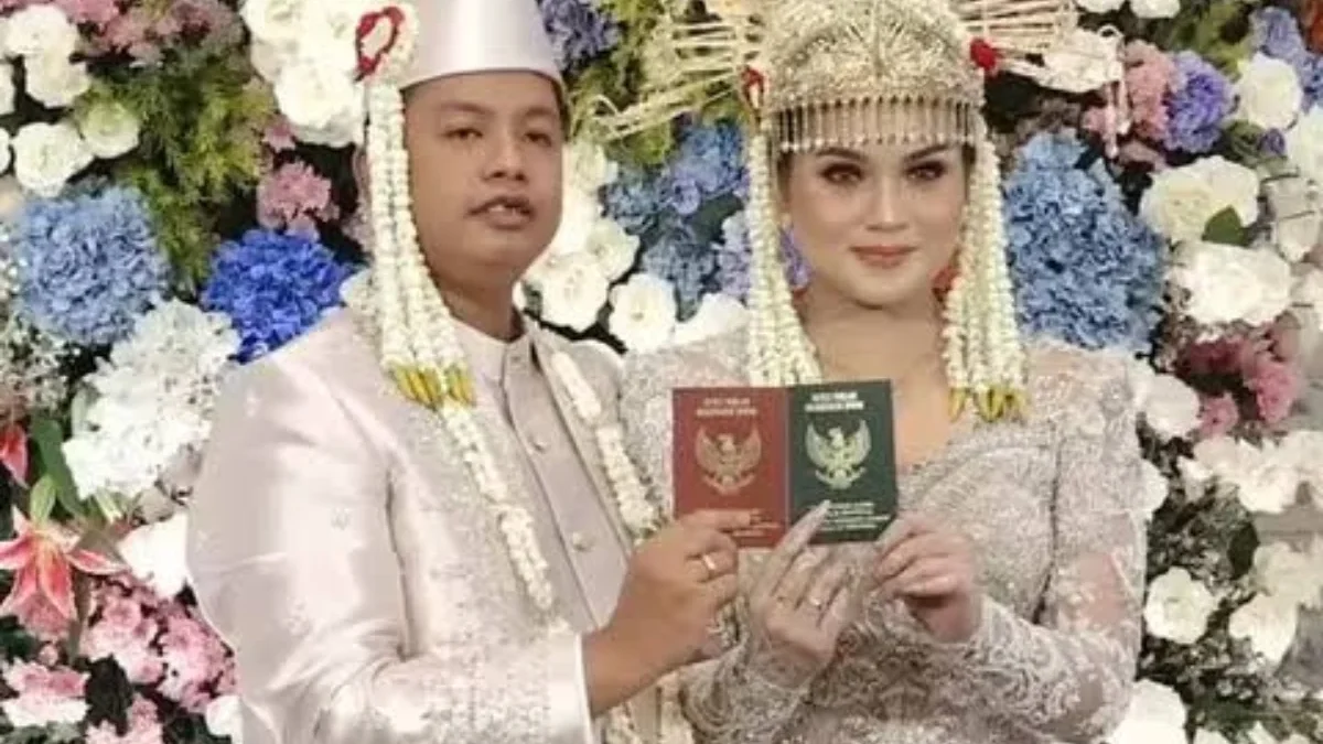 Kebahagiaan komika dustin menikah dengan tiffani