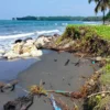 Alami Abrasi: Beginilah Keadaan Pantai Batukaras di Kabupaten Pangandaran