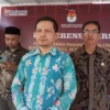 Tanggapan dan Penjelasan Ketua KPU Sumedang saat Sambut Kedatangan Dony Ahmad Munir dan Fajar Aldila