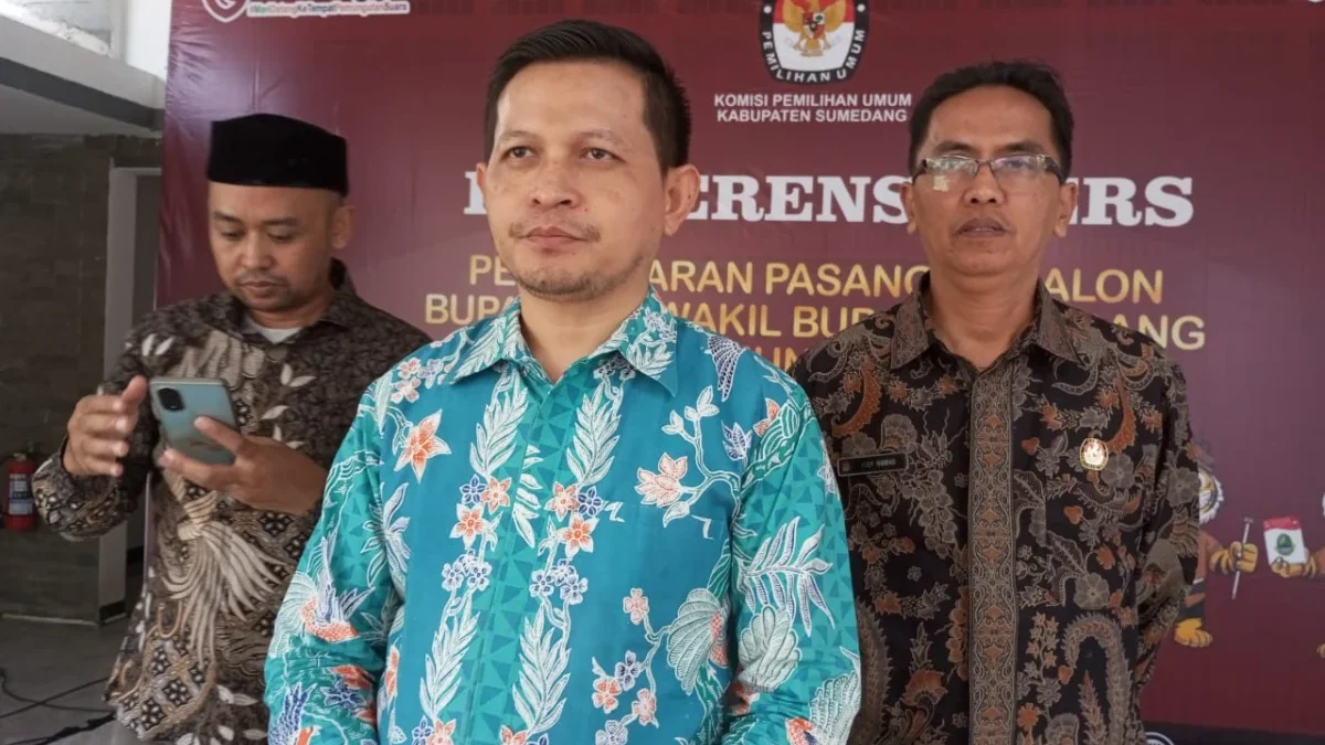 Tanggapan dan Penjelasan Ketua KPU Sumedang saat Sambut Kedatangan Dony Ahmad Munir dan Fajar Aldila