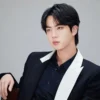 Jin BTS Lagi Syuting, Eh Tiba-Tiba Dapat Sertifikat Pendaki Gunung Hallasan! Gimana Ceritanya?