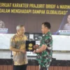 Motivator Nasional Dr Aqua Dwipayana Sampaikan Sharing: Perkuat Rasa Kebangsaan Prajurit Brigif 4 Marinir/BSMo