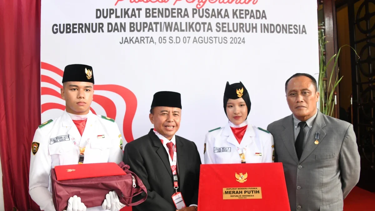 Sekda Jabar Herman Suryatman Terima Bendera Pusaka dari BPIP