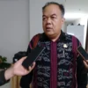 DIWAWANCARA: Kepala Bidang Industri Aktap Disperindag Provinsi Jabar, Arif Muhamad Fajar saat di wawancara War