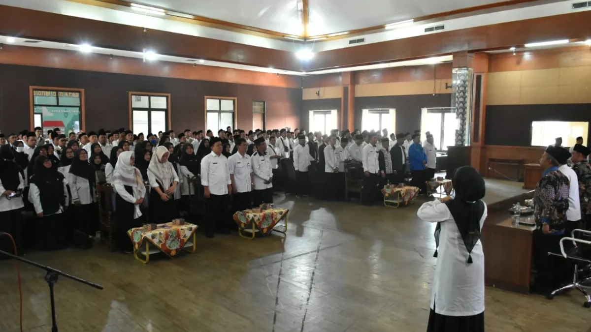 RAPAT: Sejumlah penyuluh Agama se-Kabupaten Sumedang saat mengikuti rapat Kerja Daerah IPARI di PPS, baru-baru