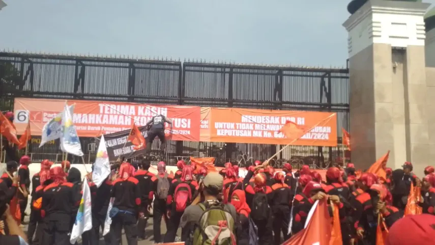 Aksi demo Putusan MK