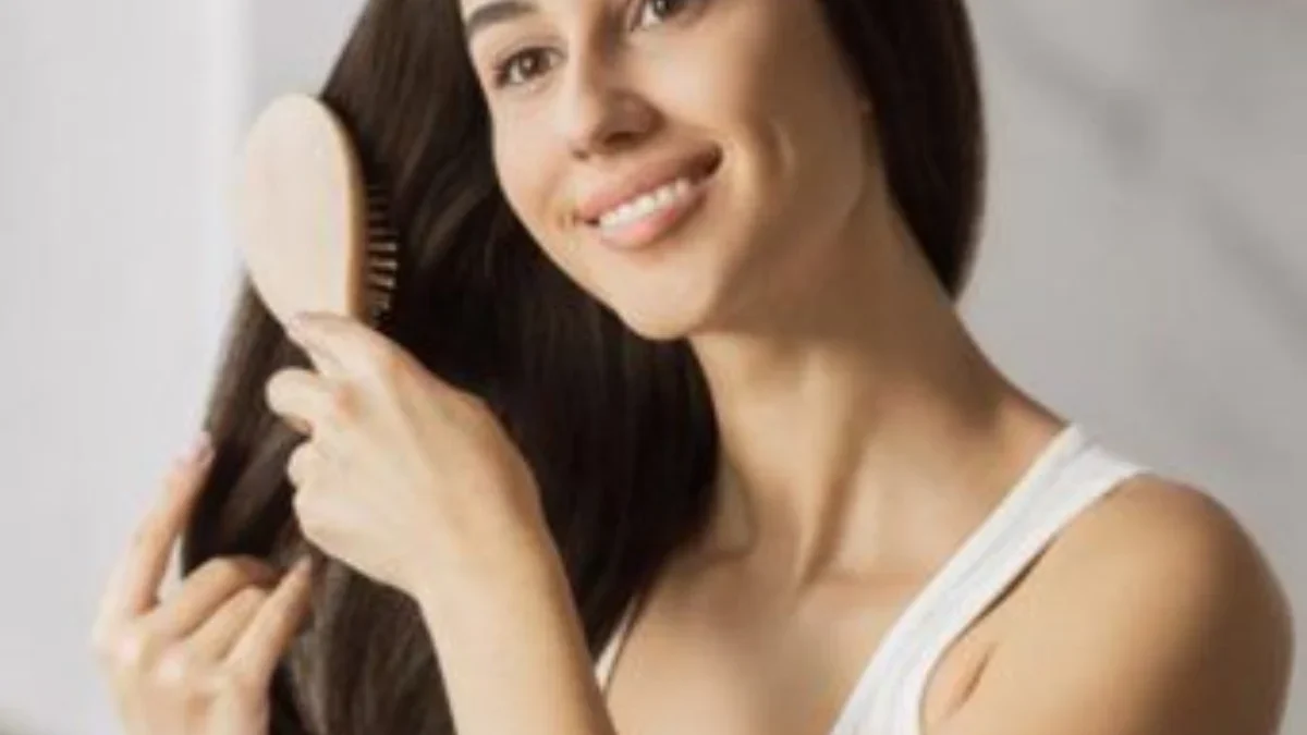 Pengen Rambut Hitam Kilap dalam Seminggu? Ini Dia 3 Shampo Penumbuh Rambut Terbaik!