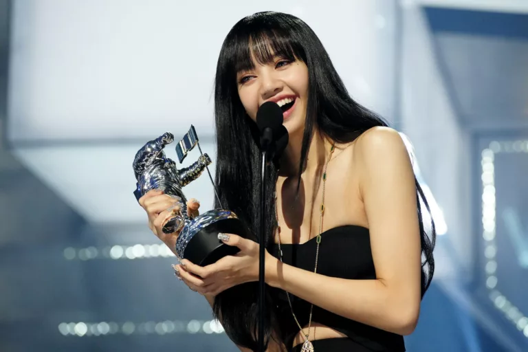 Kabar Gembira Lisa BLACKPINK Menorehkan Prestasi di VMAs 2024