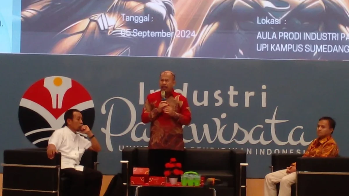 PAPARKAN: Direktur UPI Kampus Sumedang, Prof Dr. Yudha Munajat Saputra M.Ed., saat memberikan sambutan pada Ke